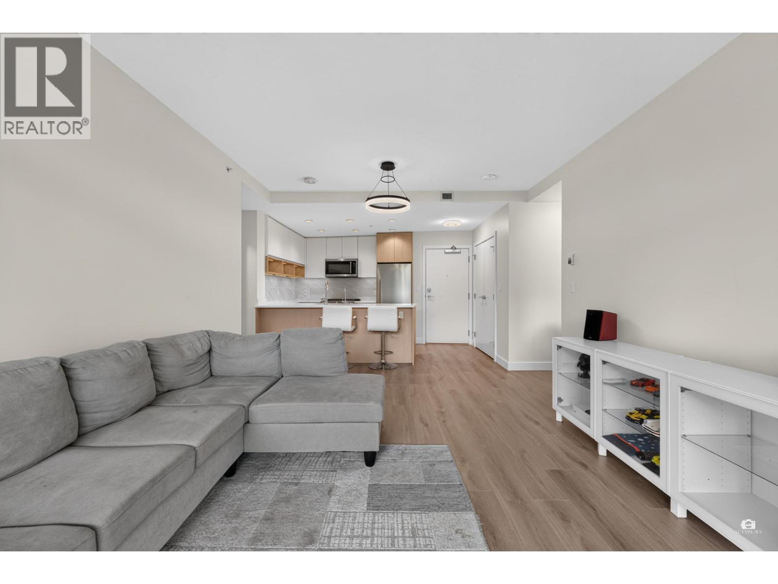 105 8940 University Crescent Property Photo 9