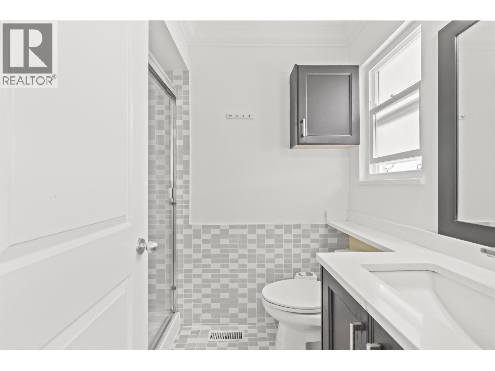 638 E 61st Avenue Property Photo 11