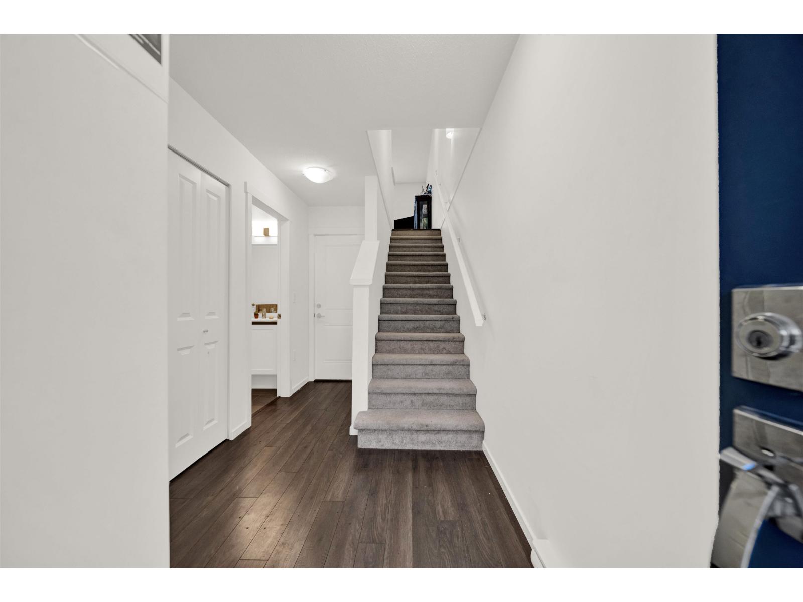 146 15778 85 Avenue Property Photo 6