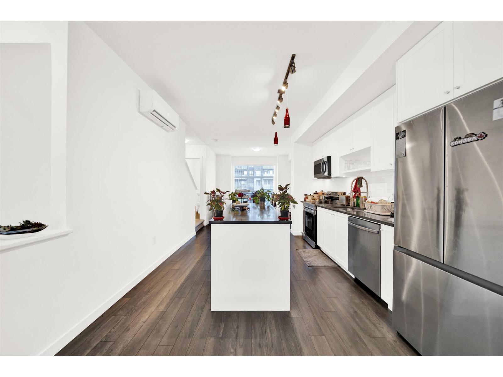 146 15778 85 Avenue Property Photo 7