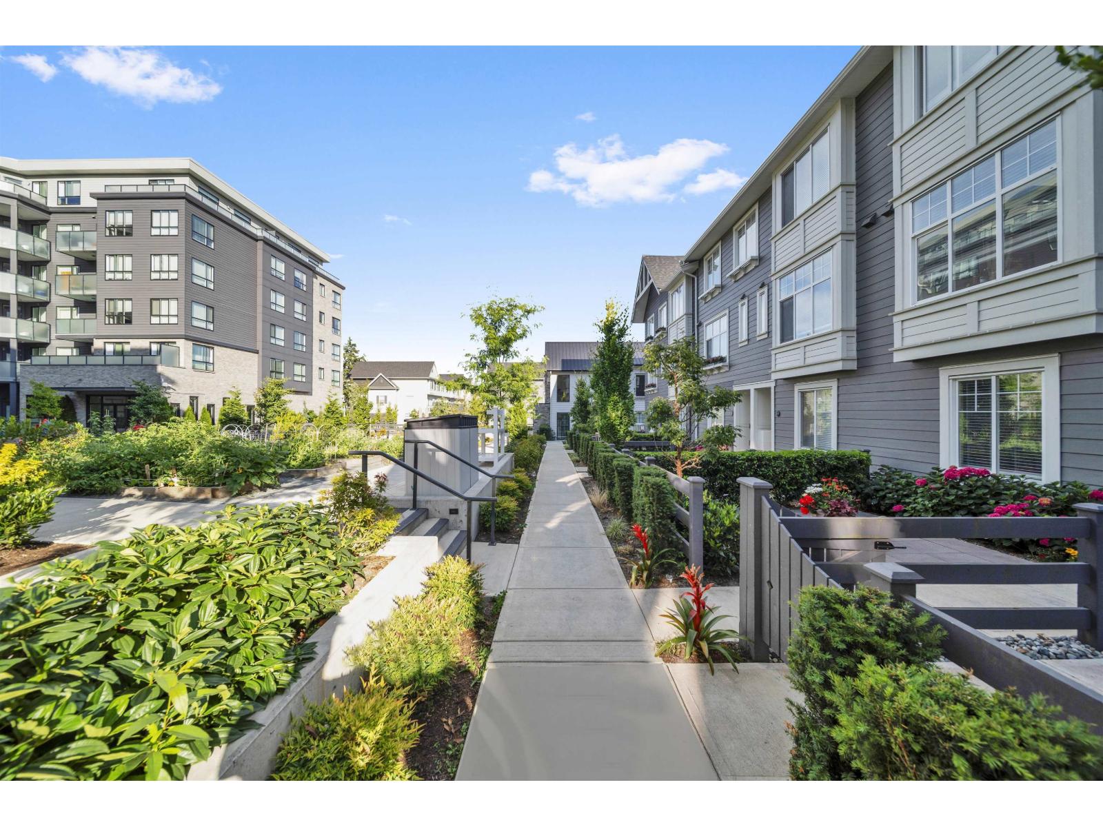 146 15778 85 Avenue Property Photo 10
