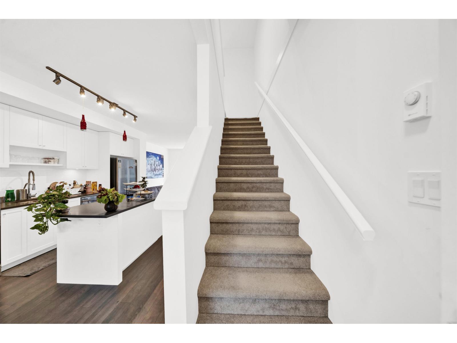 146 15778 85 Avenue Property Photo 14