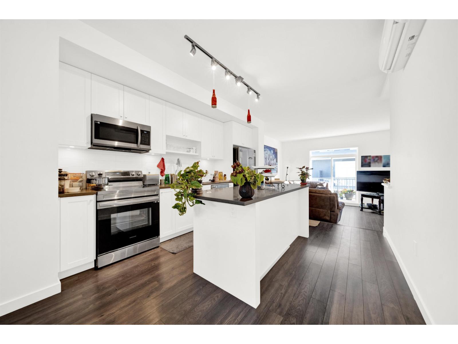 146 15778 85 Avenue Property Photo 33