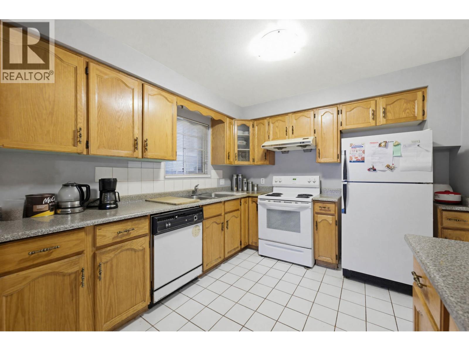 557 E 44th Avenue Property Photo 10