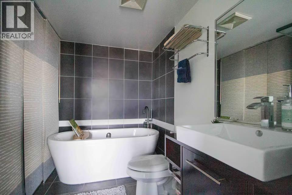 3505 188 Keefer Place Property Photo 24