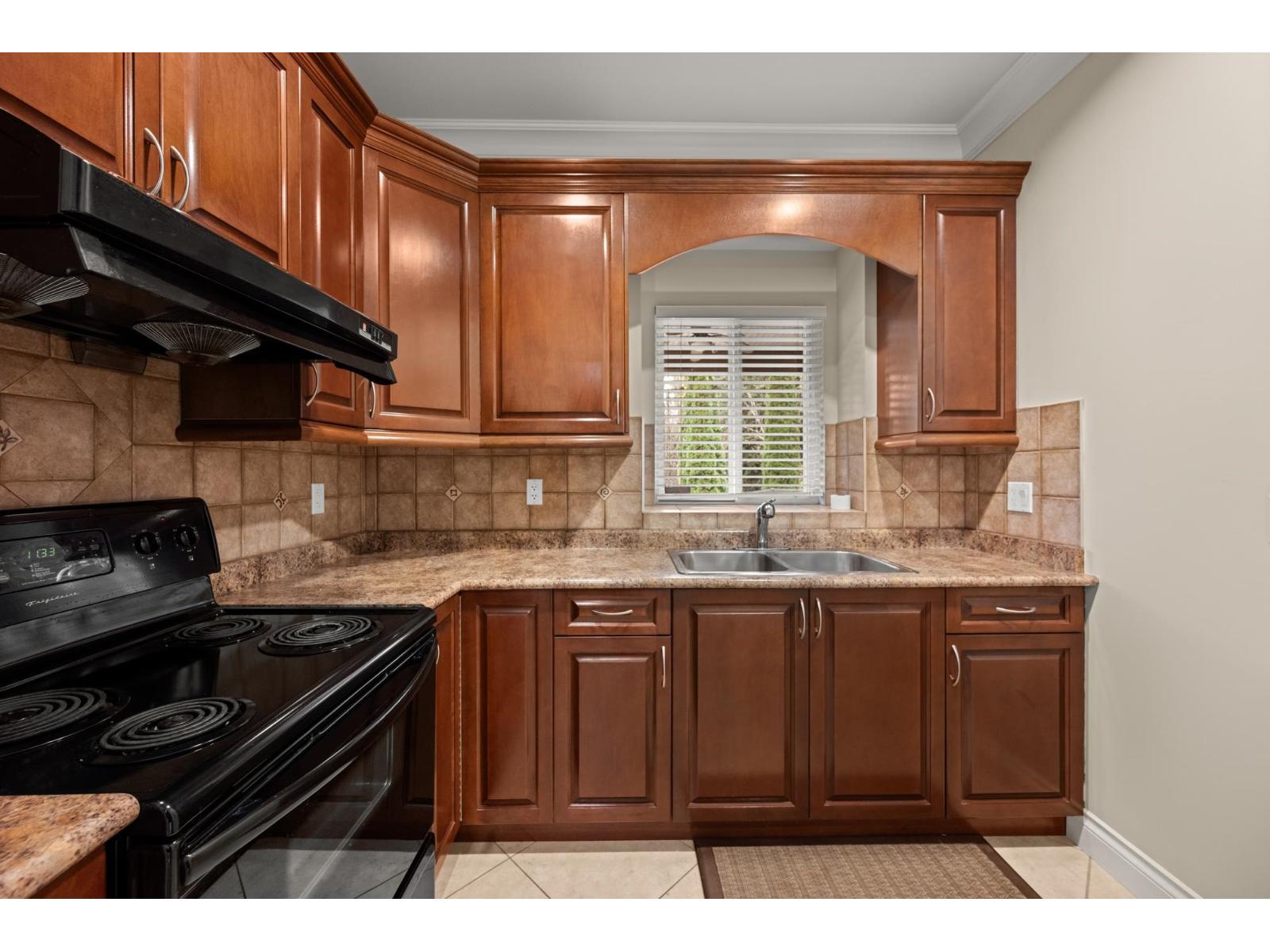 16416 92a Avenue Property Photo 17