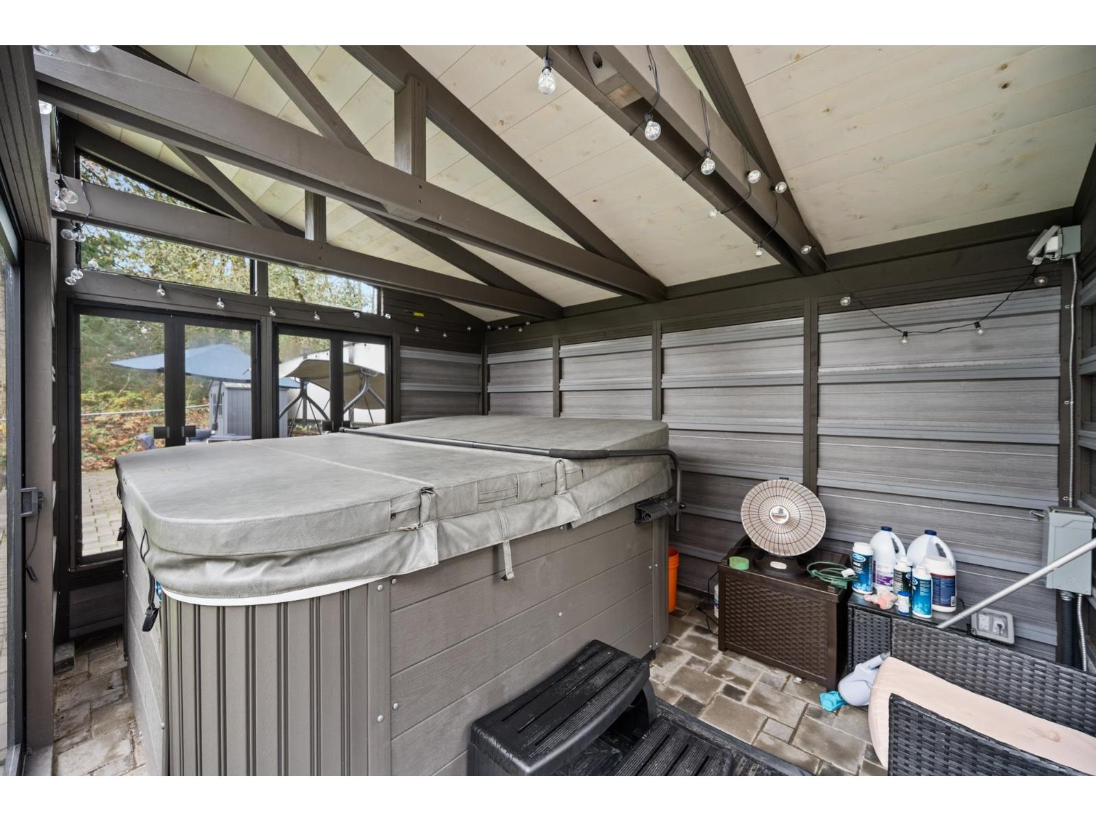 16416 92a Avenue Property Photo 39