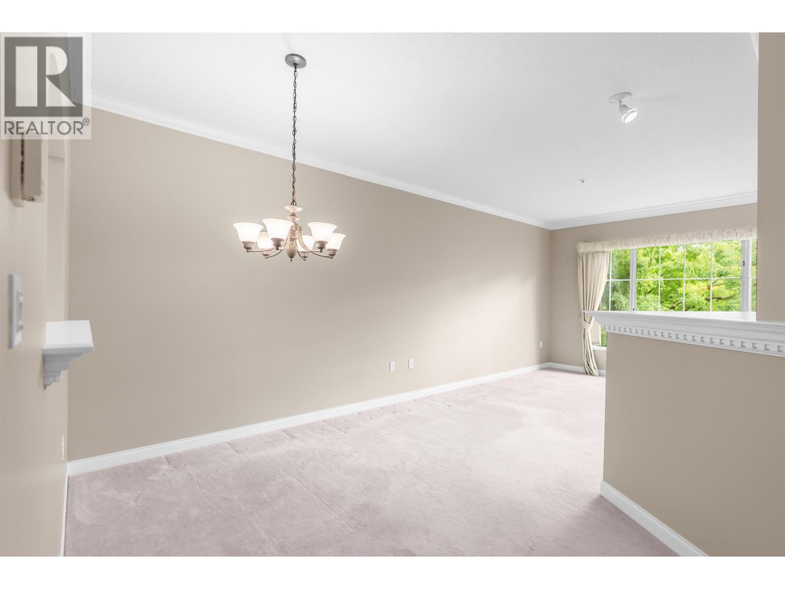 207 2985 Princess Crescent Property Photo 5