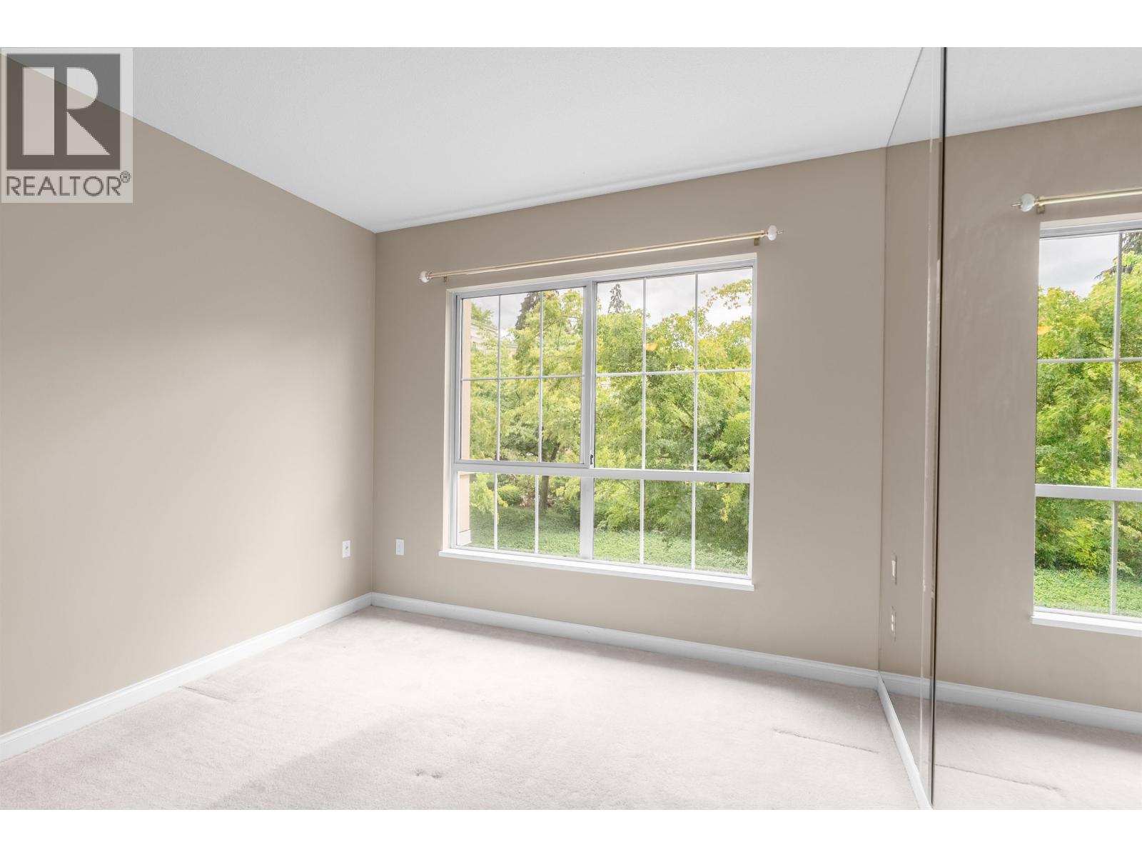 207 2985 Princess Crescent Property Photo 9