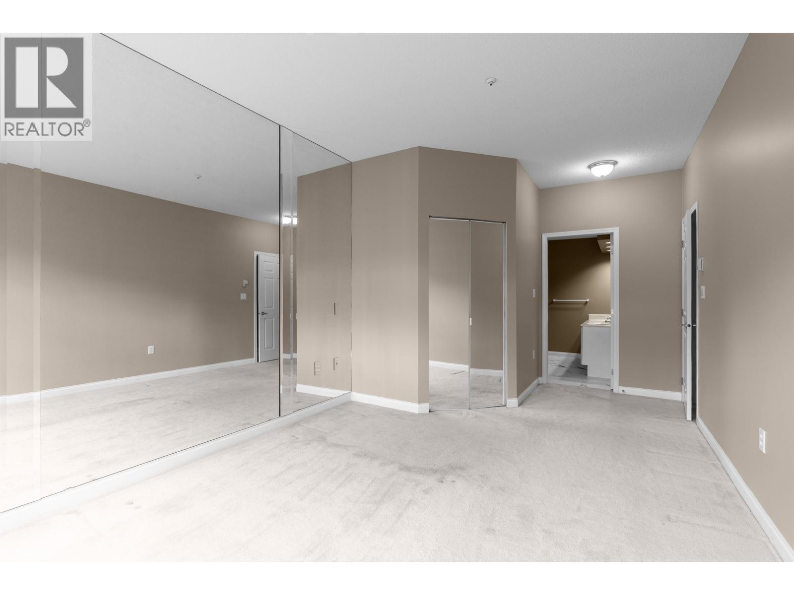 207 2985 Princess Crescent Property Photo 18