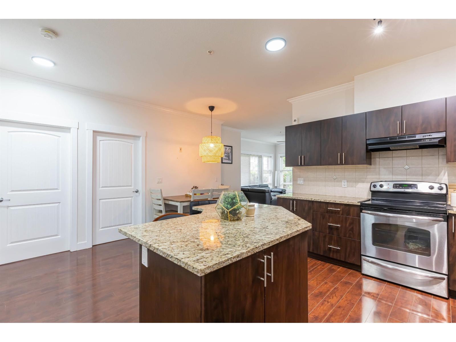 116 17769 57 Avenue Property Photo 8