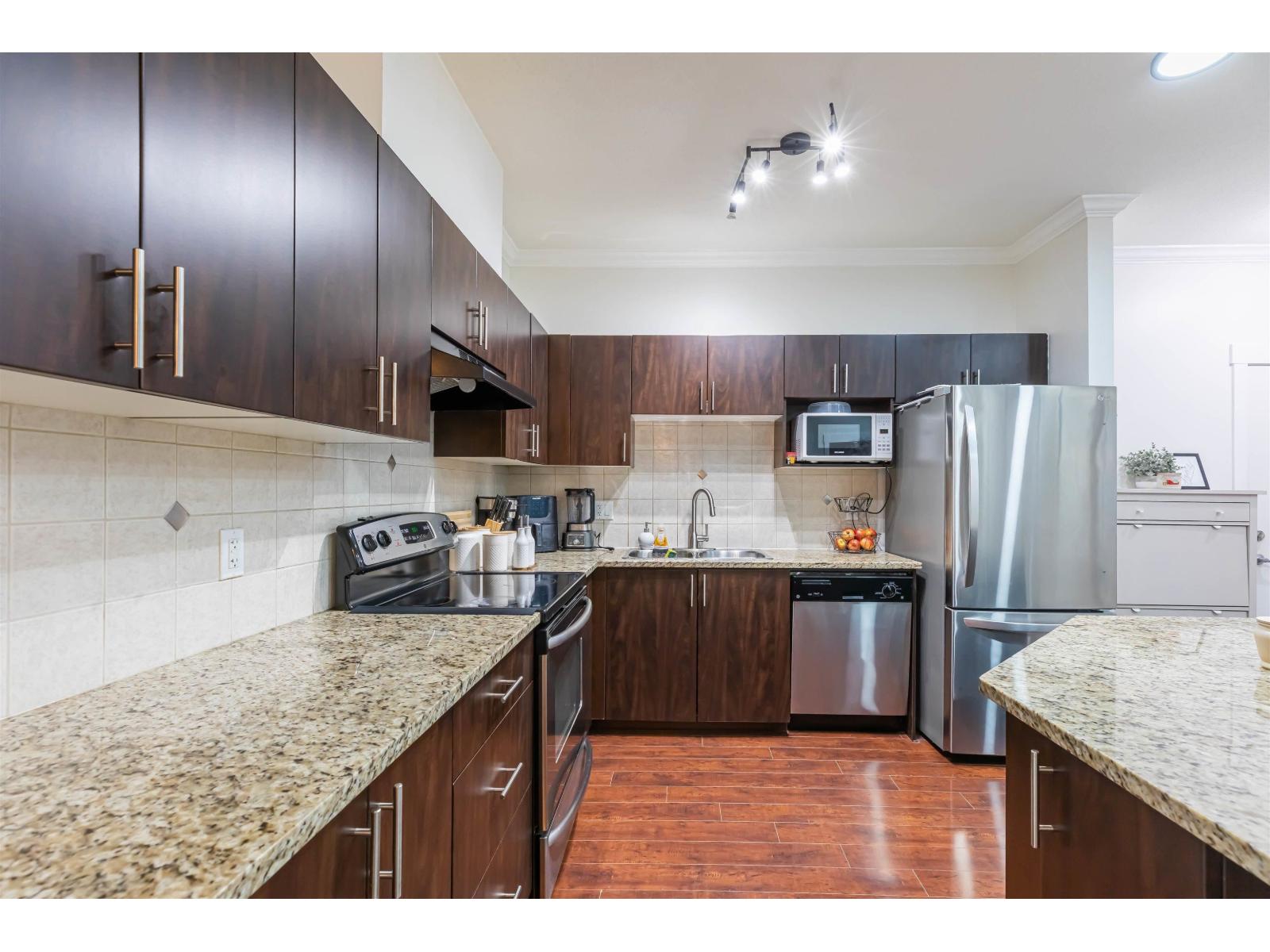 116 17769 57 Avenue Property Photo 11