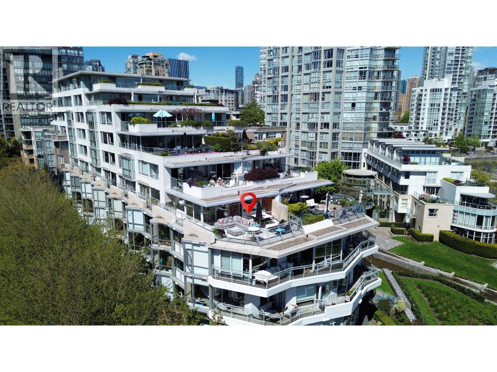 606 1288 Marinaside Crescent Property Photo 2