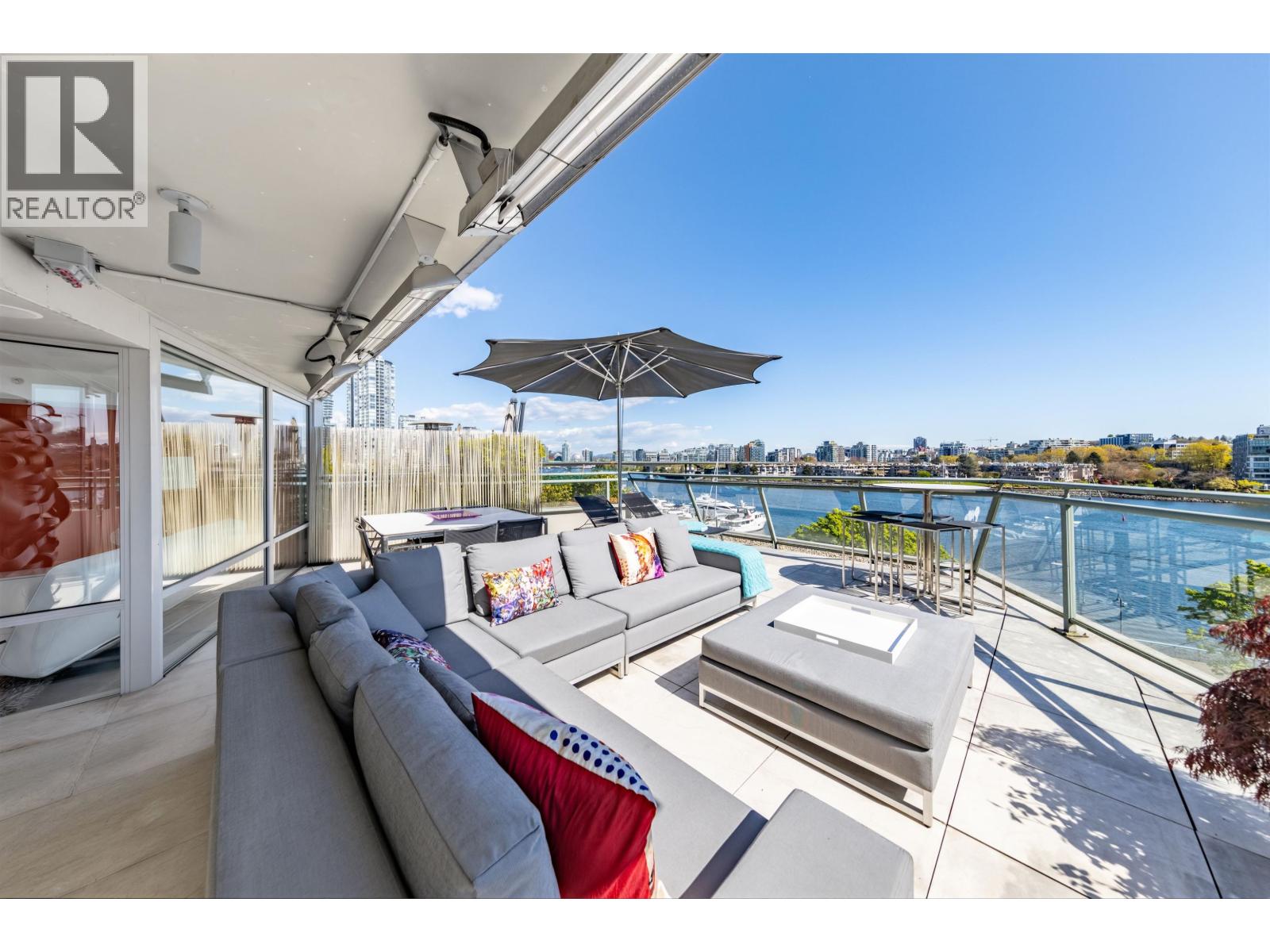 606 1288 Marinaside Crescent Property Photo 4