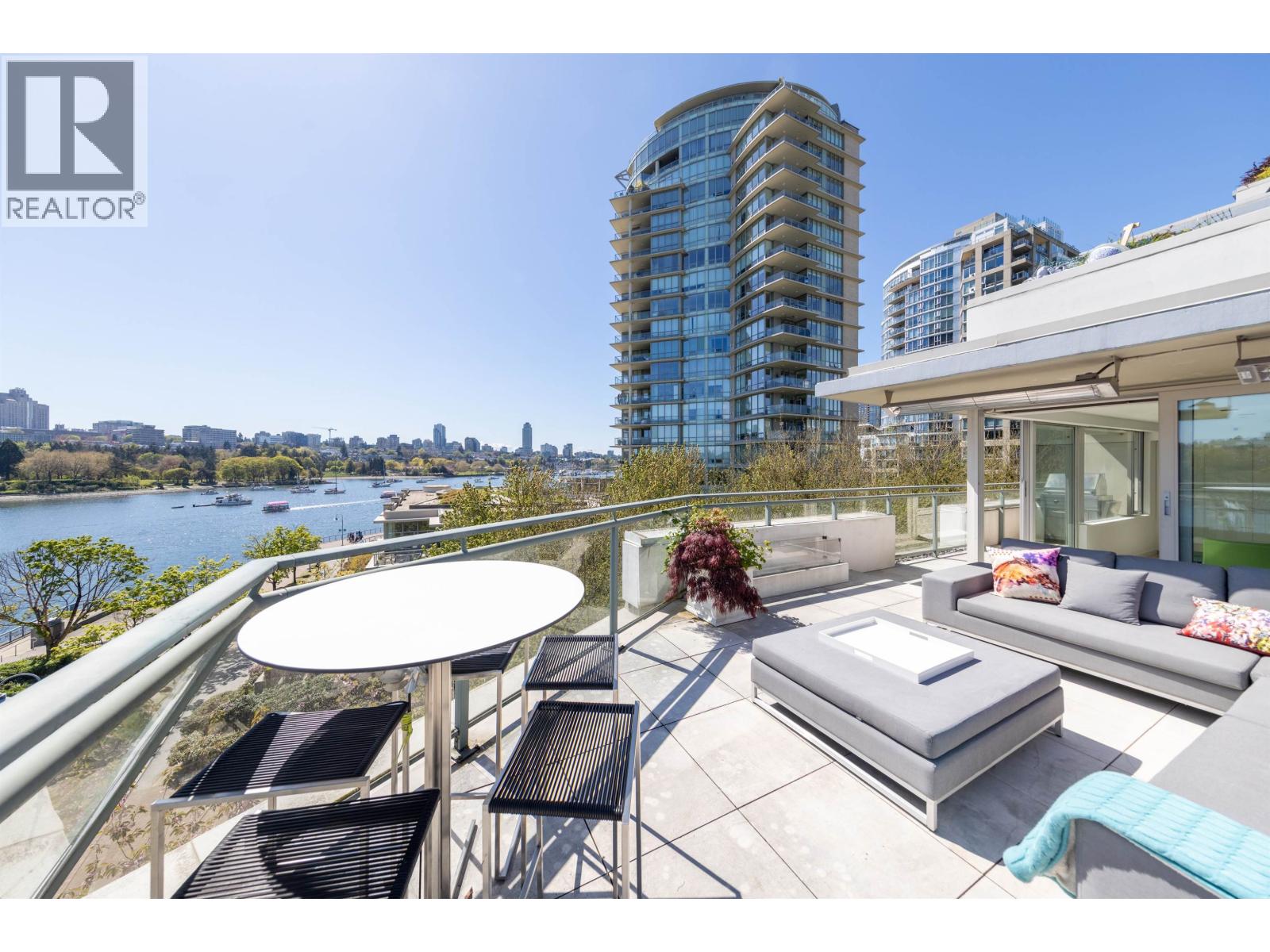 606 1288 Marinaside Crescent Property Photo 5