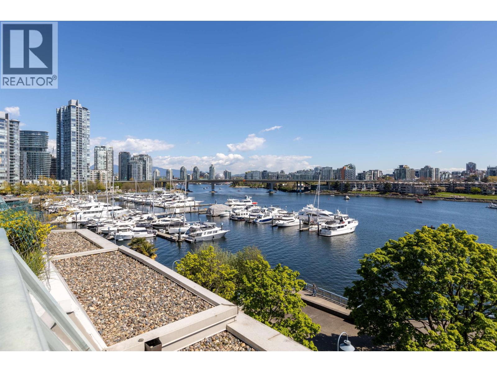 606 1288 Marinaside Crescent Property Photo 38