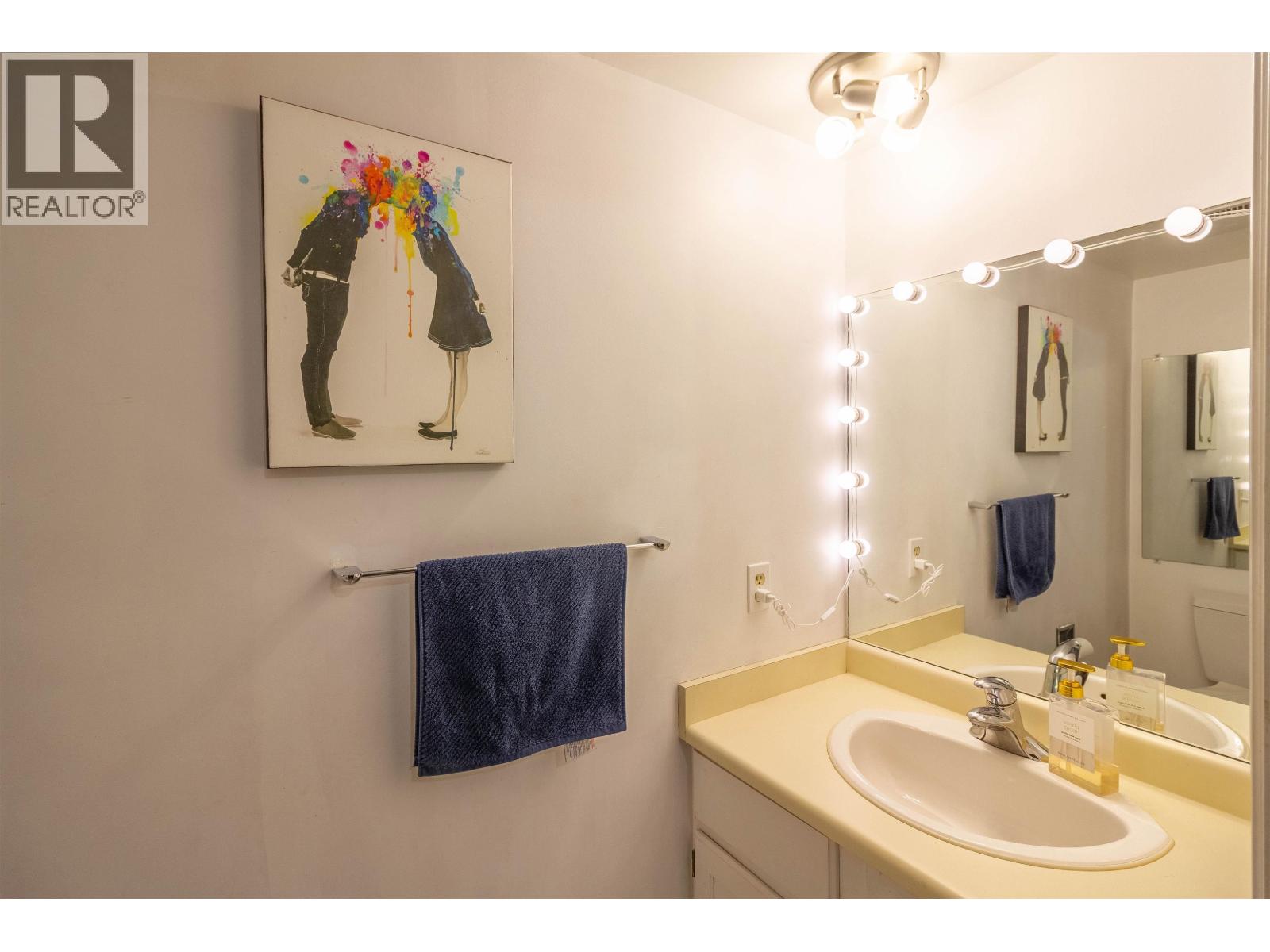 402 4134 Maywood Street Property Photo 14