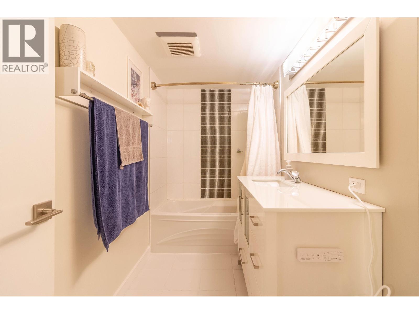 402 4134 Maywood Street Property Photo 16