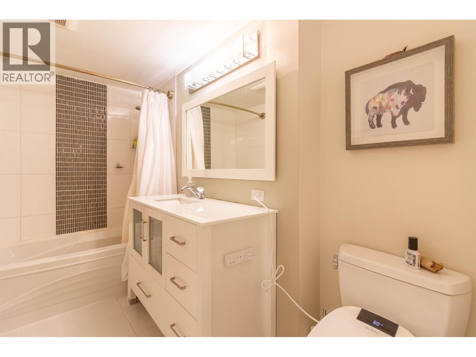 402 4134 Maywood Street Property Photo 17