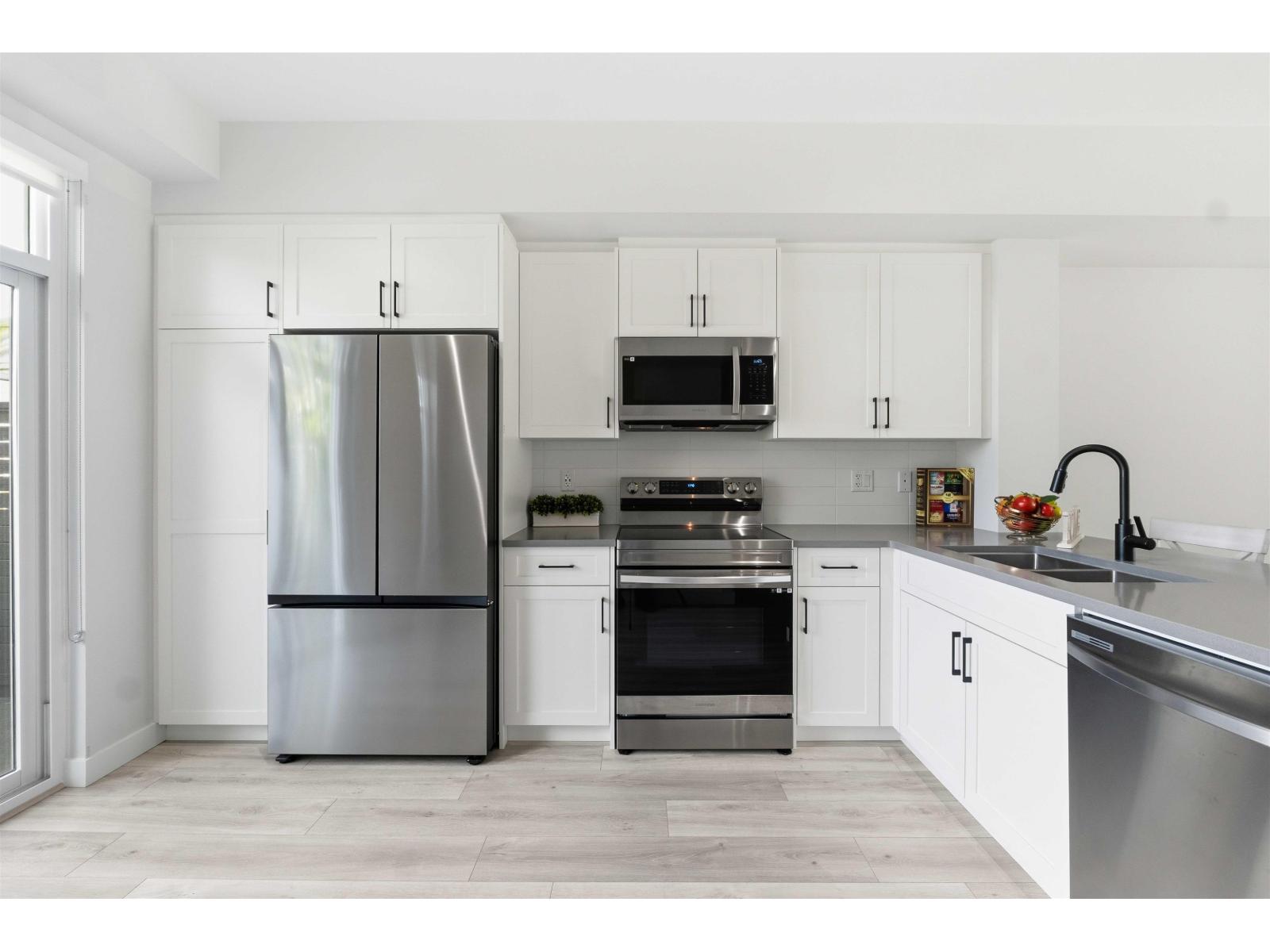 143 20180 84 Avenue Property Photo 2