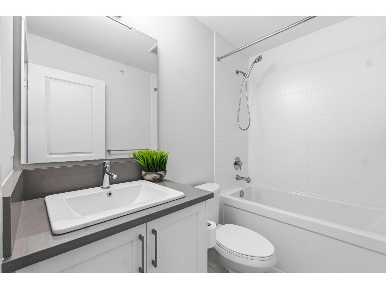 143 20180 84 Avenue Property Photo 13