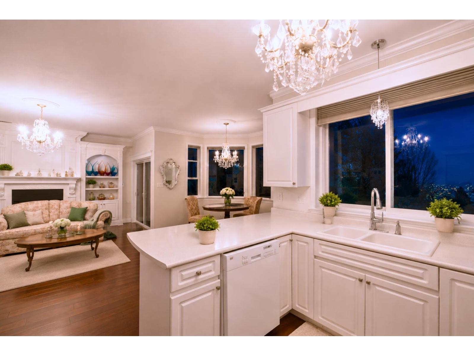 2247 Mountain Drive Property Photo 4