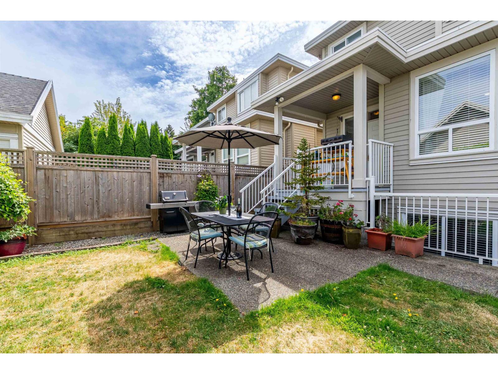 2914 152 Street Property Photo 2