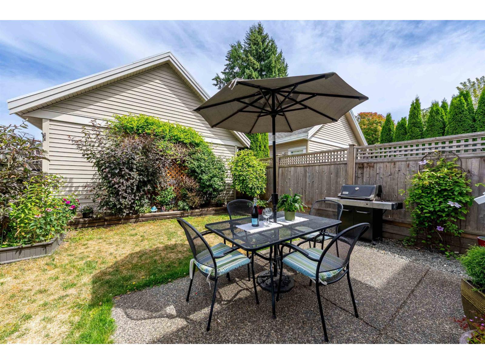 2914 152 Street Property Photo 3