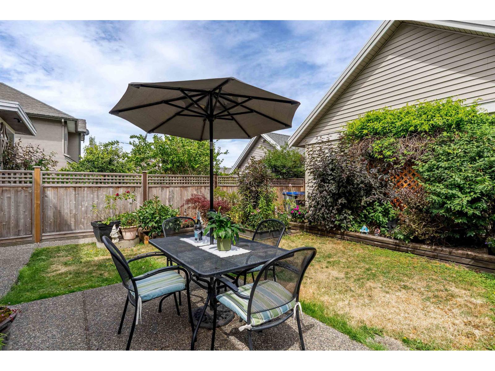 2914 152 Street Property Photo 5