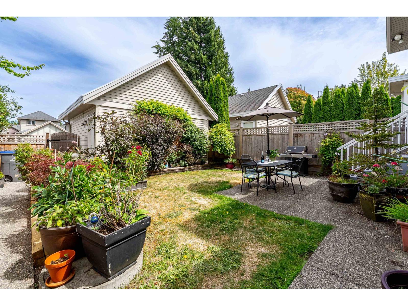 2914 152 Street Property Photo 6
