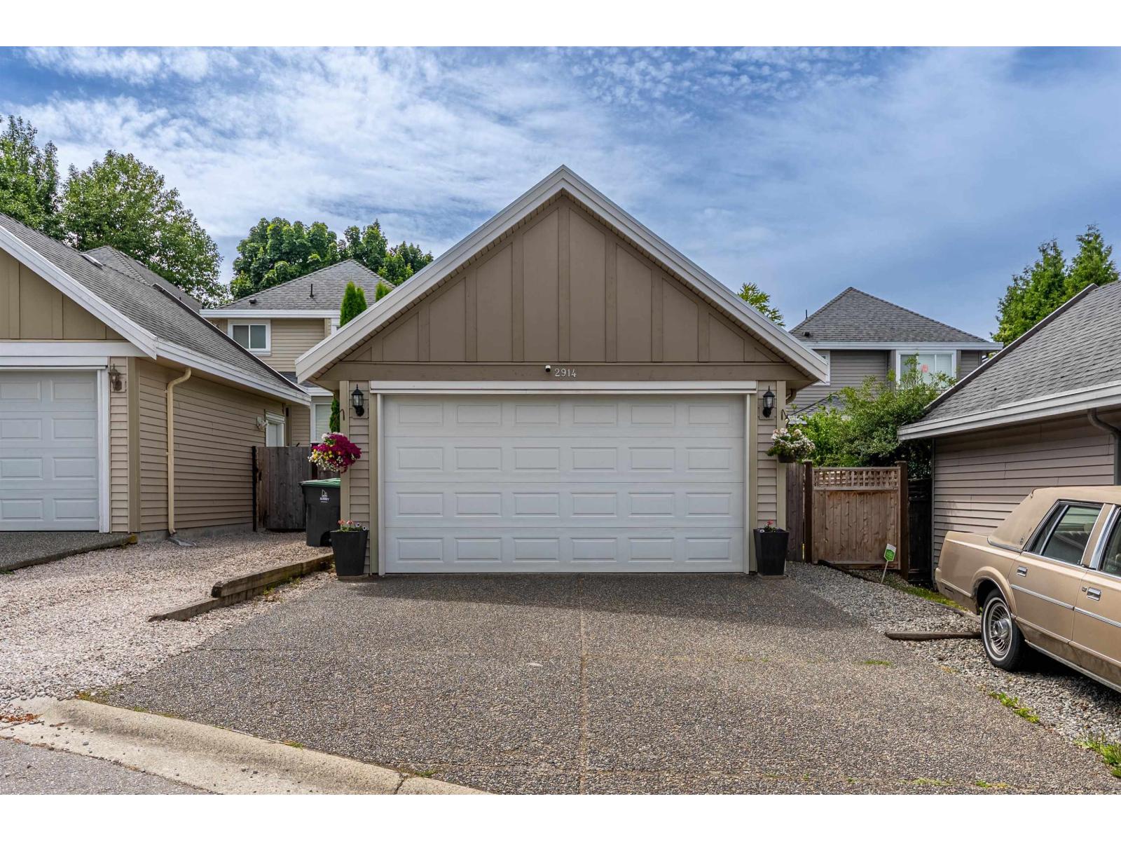 2914 152 Street Property Photo 7
