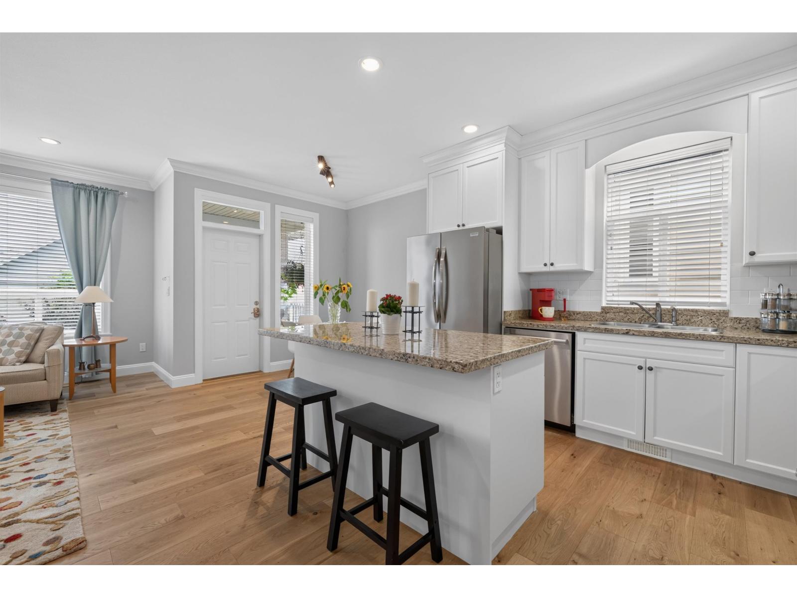 2914 152 Street Property Photo 14