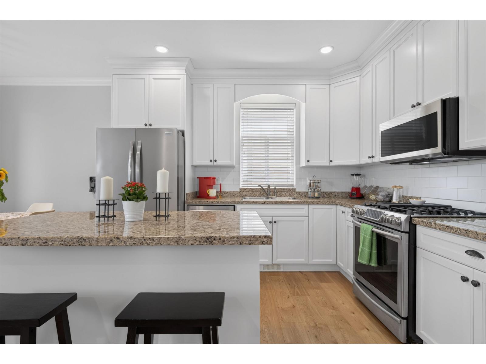 2914 152 Street Property Photo 15