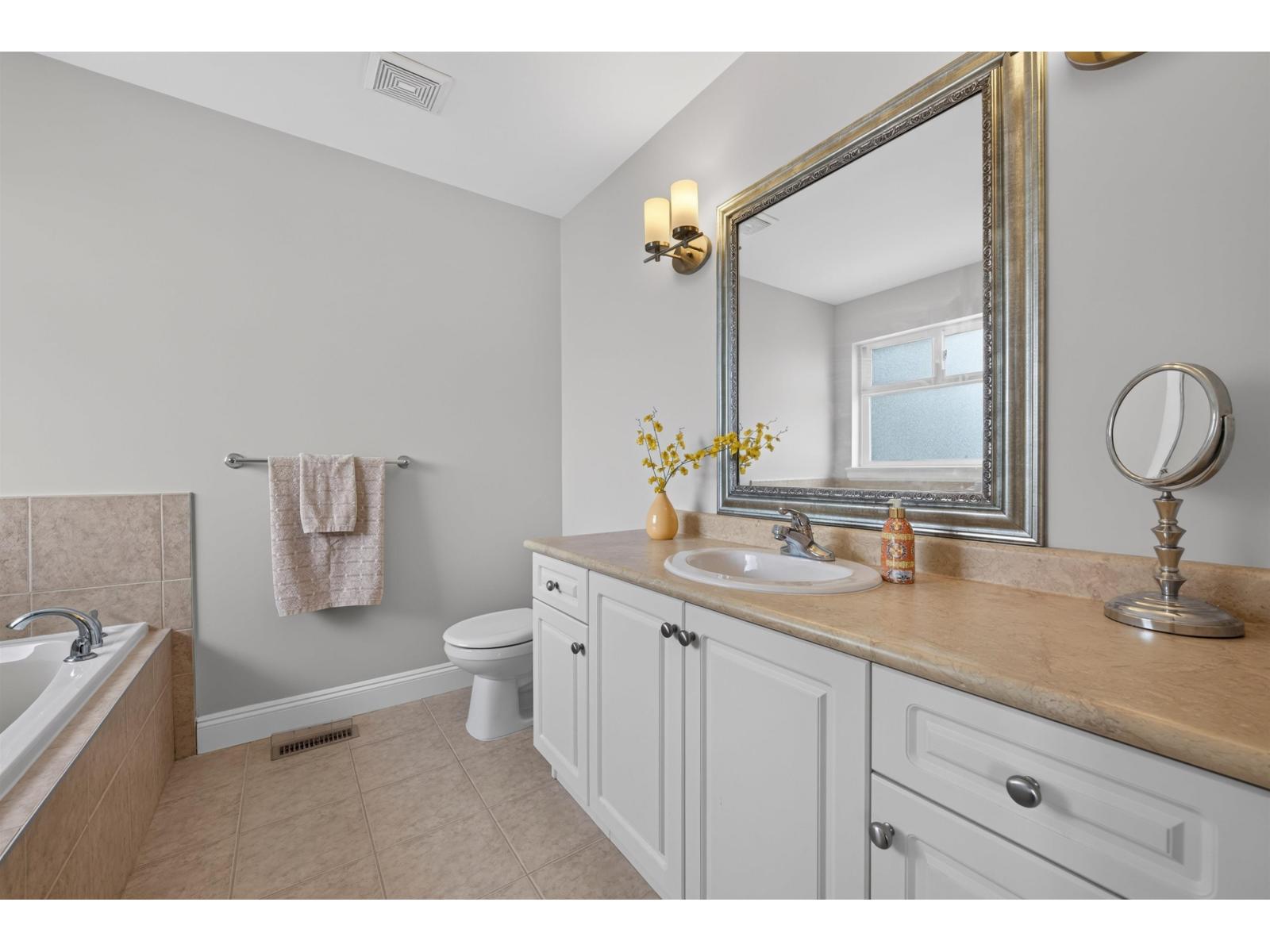 2914 152 Street Property Photo 24