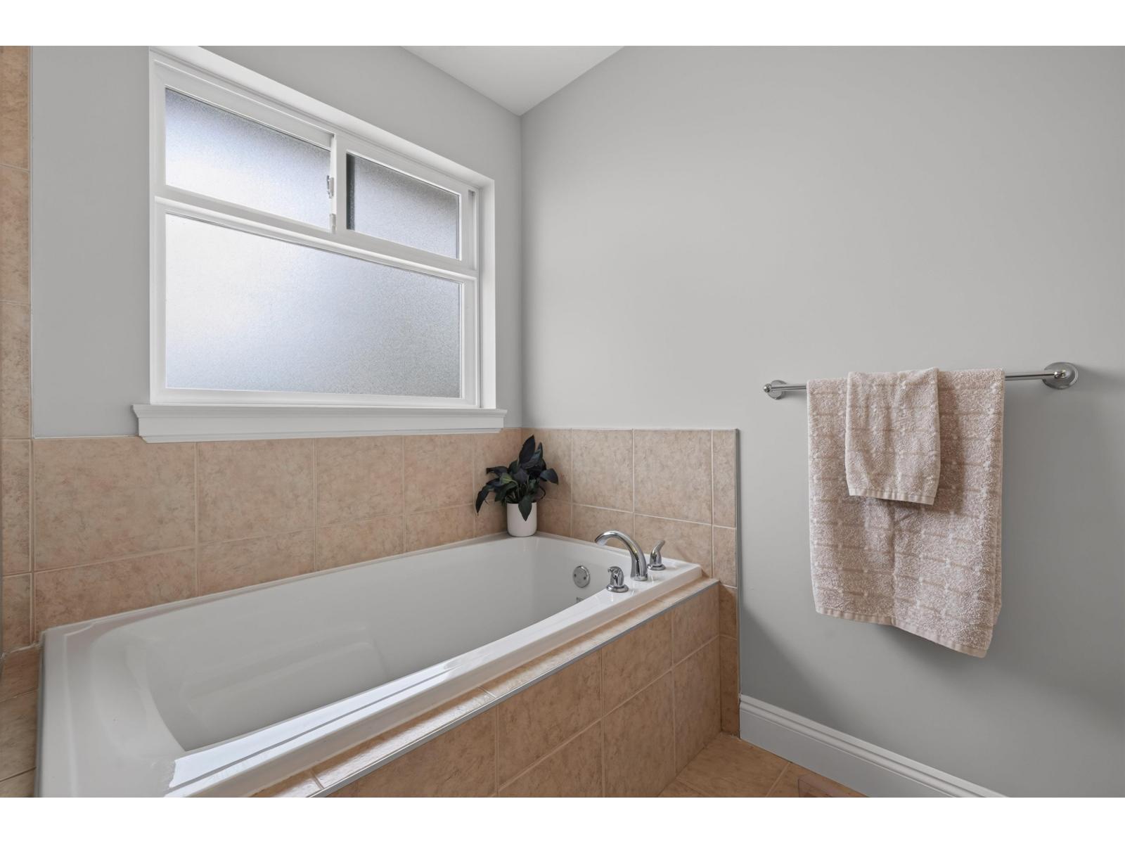 2914 152 Street Property Photo 25