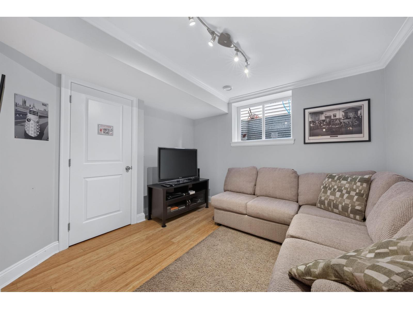2914 152 Street Property Photo 29