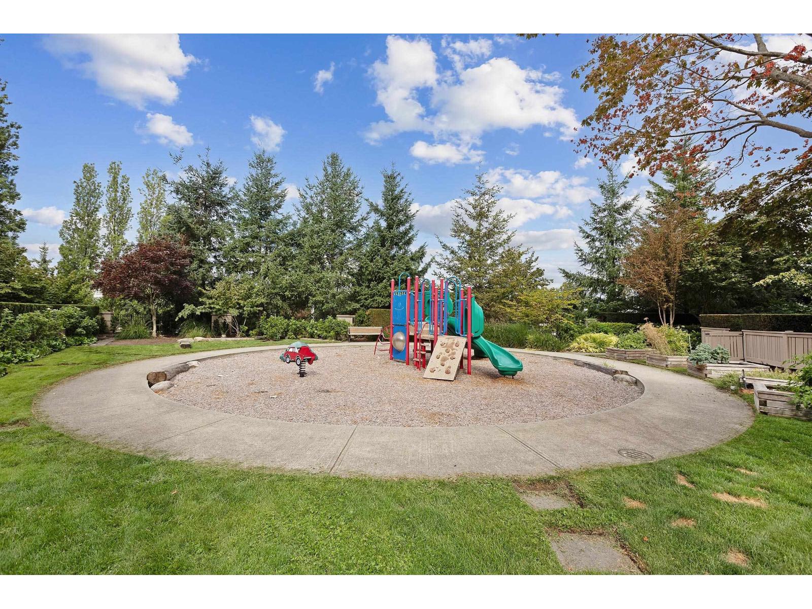 426 21009 56 Avenue Property Photo 29