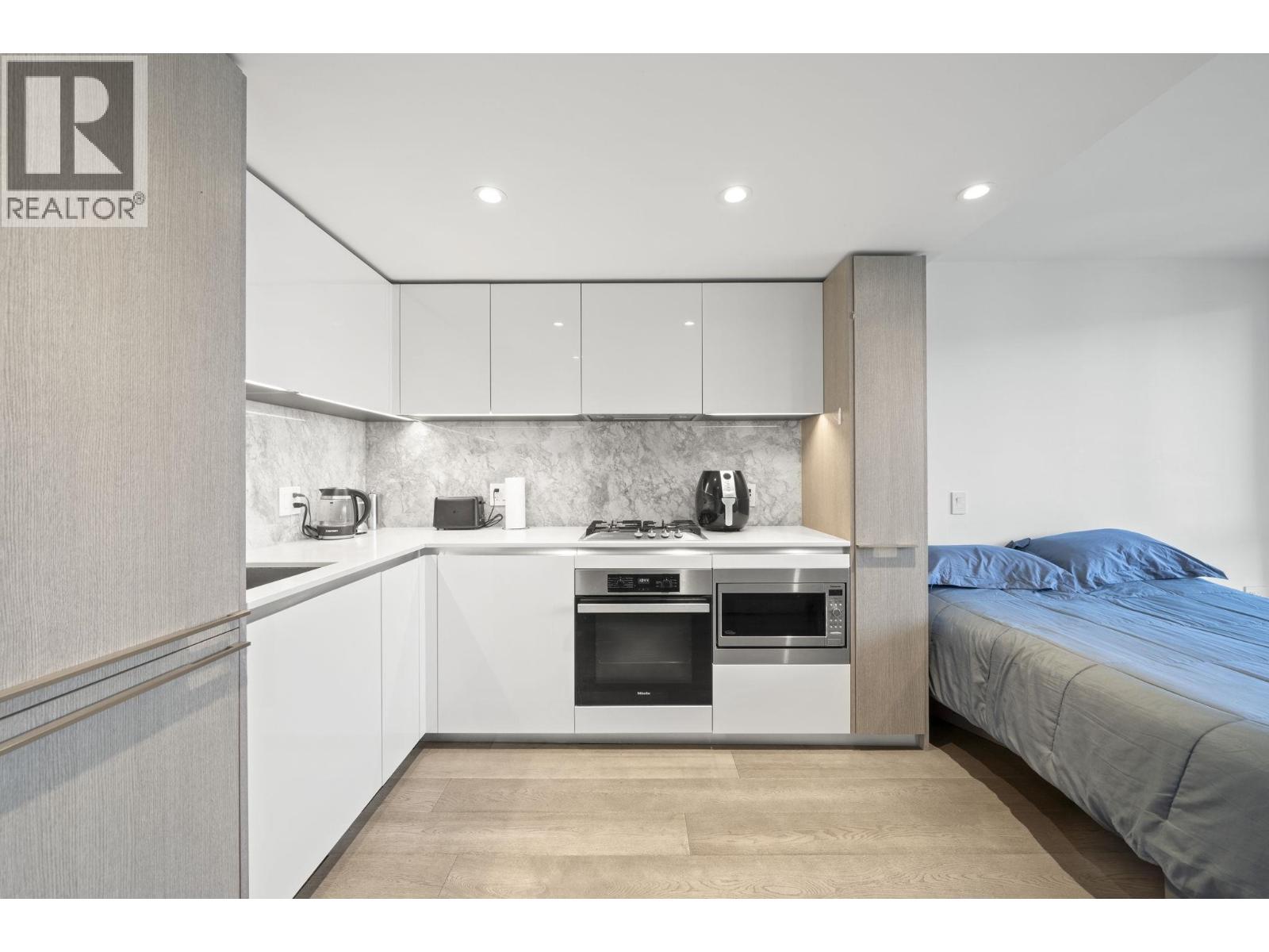 1903 1111 Richards Street Property Photo 3
