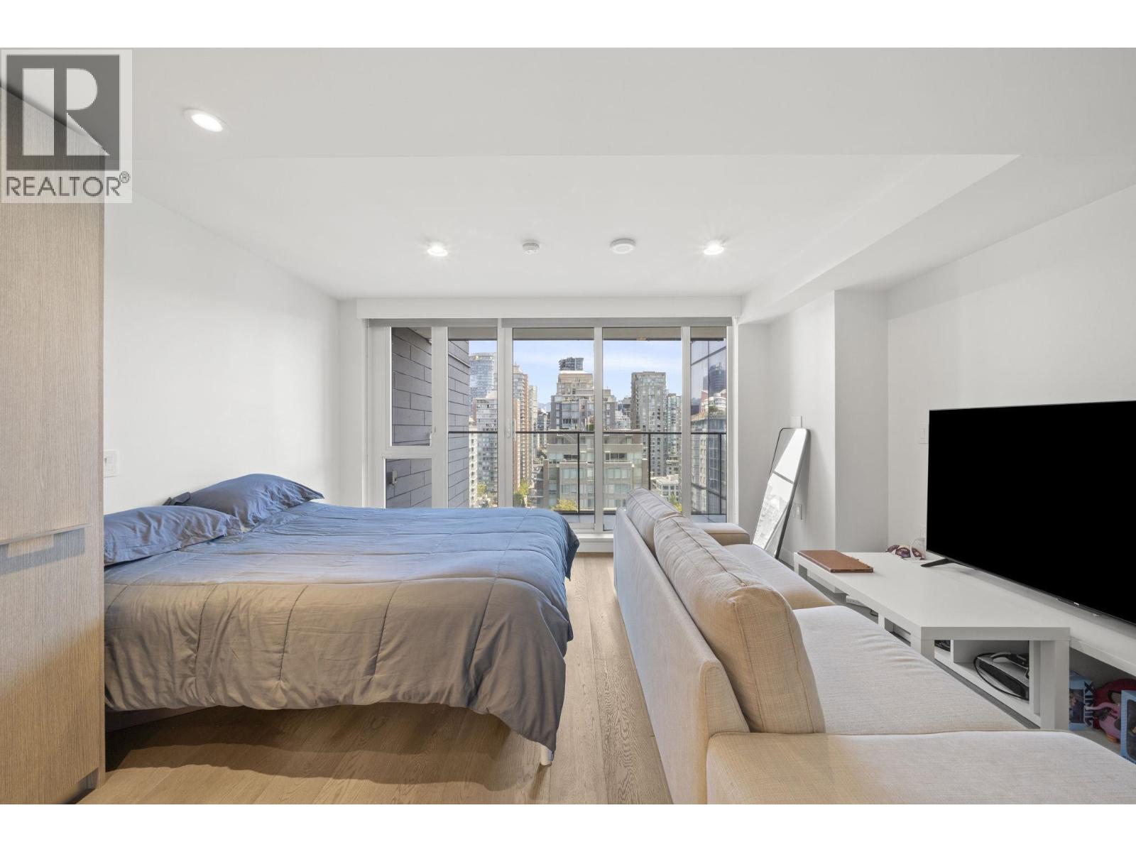 1903 1111 Richards Street Property Photo 4