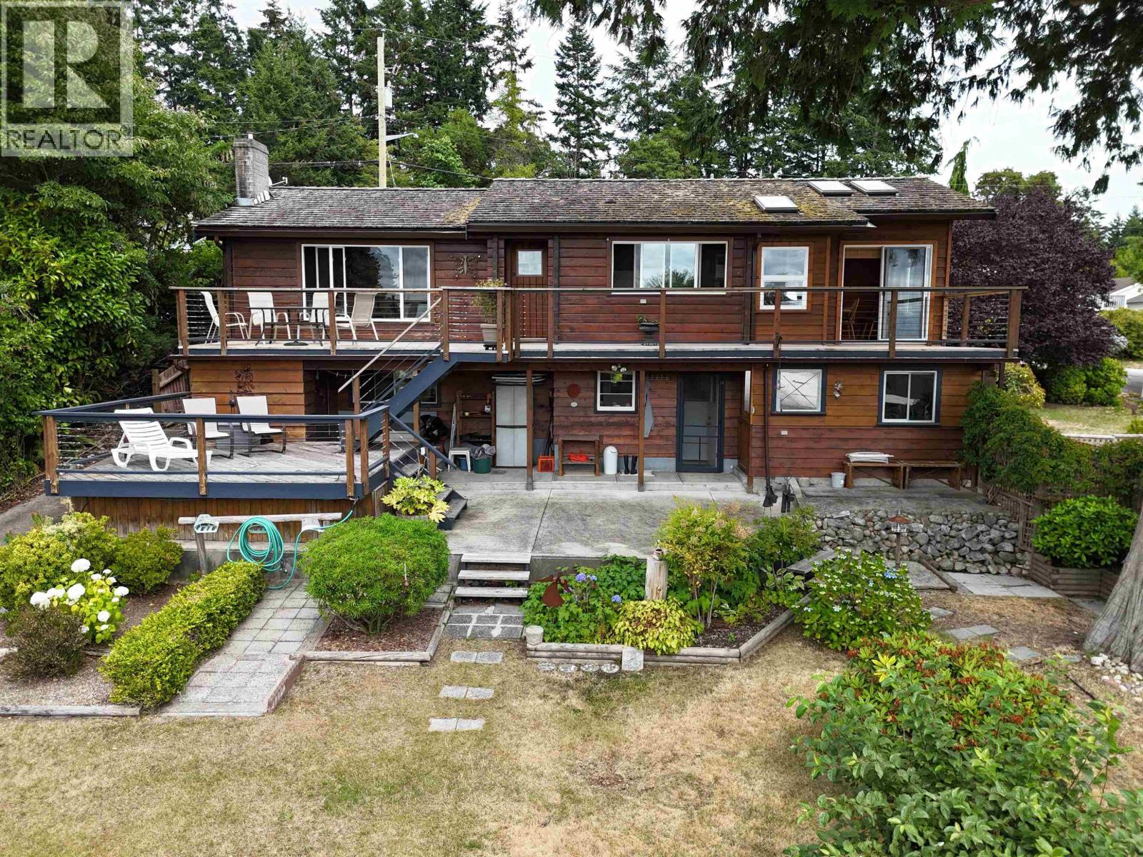 4717 Laurel Avenue Property Photo 2