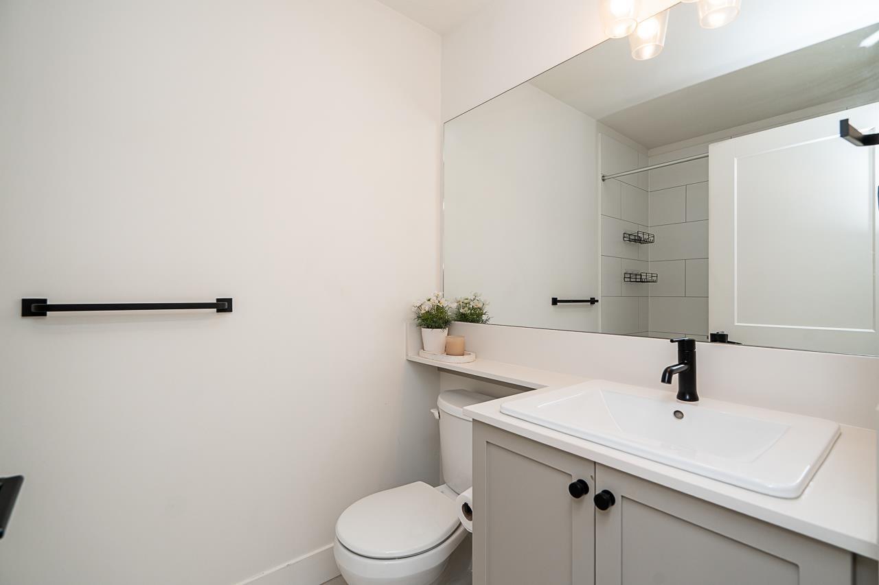 21 6897 201 Street Property Photo 27
