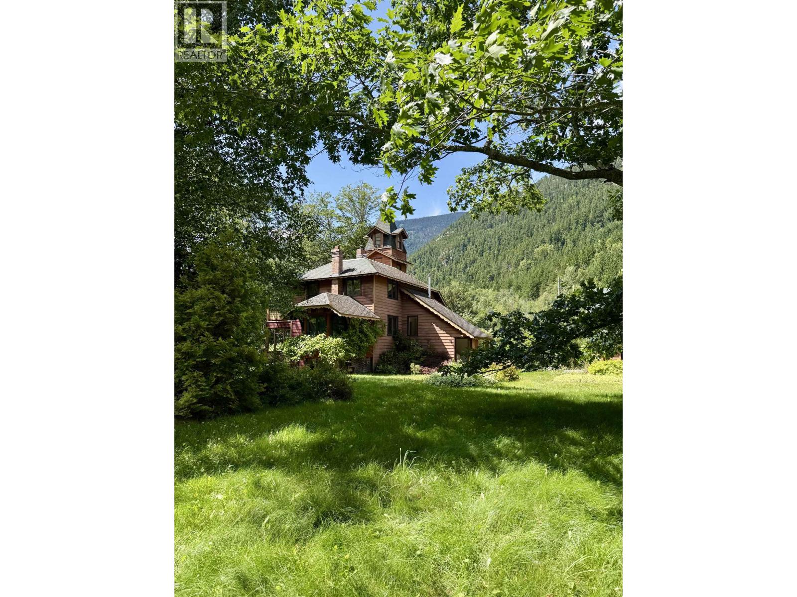 4233 Mackenzie 20 Highway Property Photo 5