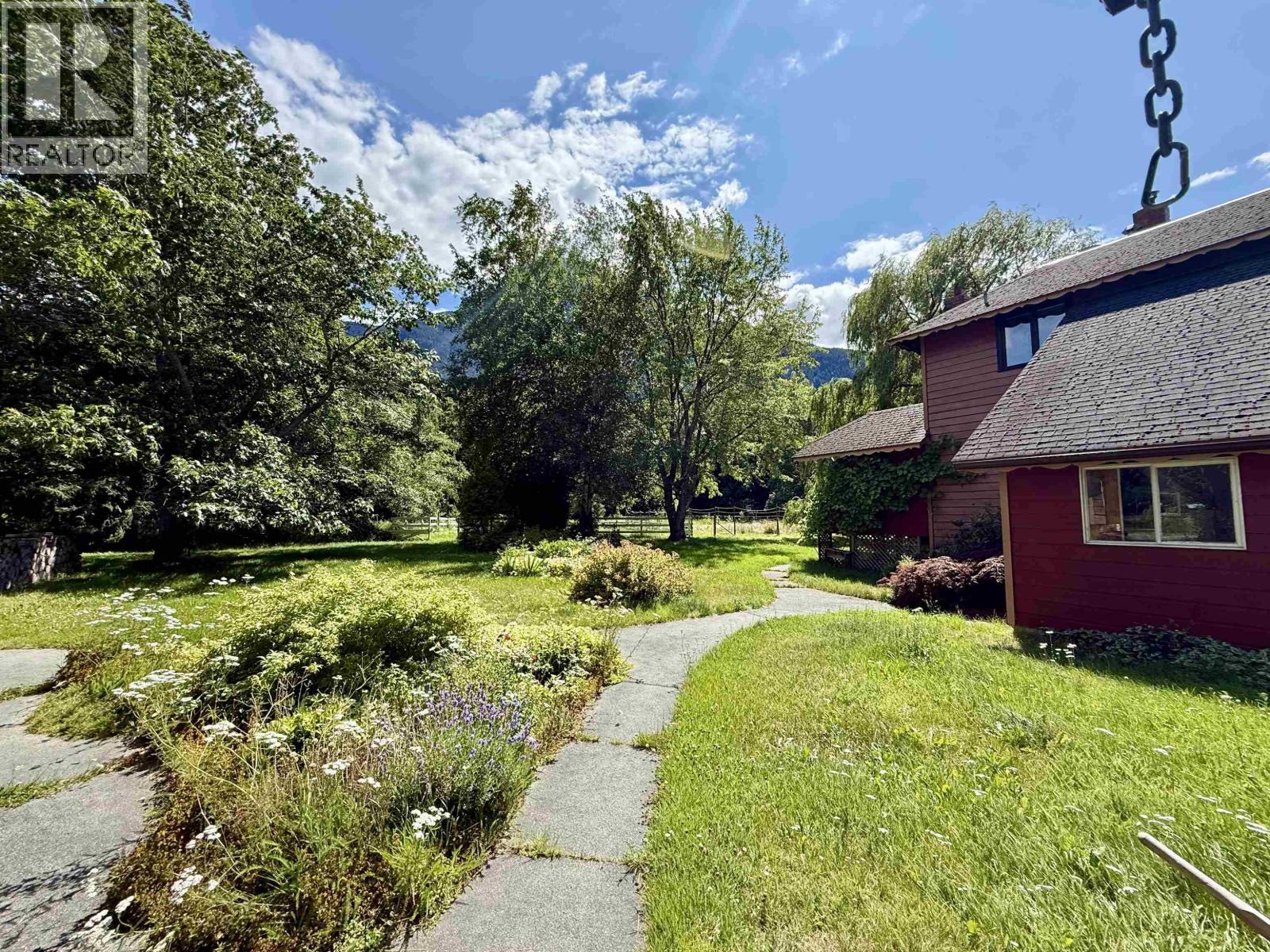 4233 Mackenzie 20 Highway Property Photo 8