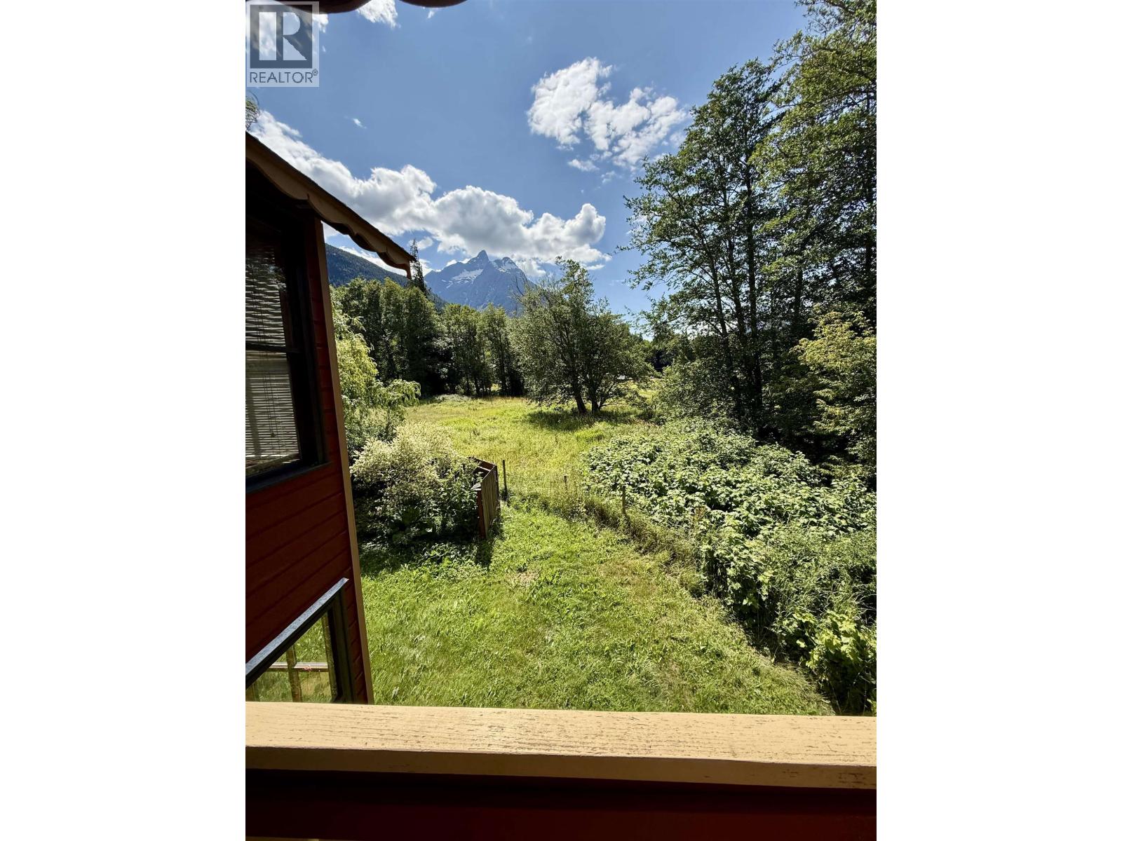 4233 Mackenzie 20 Highway Property Photo 12