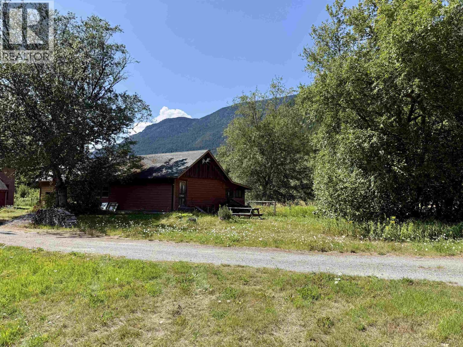 4233 Mackenzie 20 Highway Property Photo 13