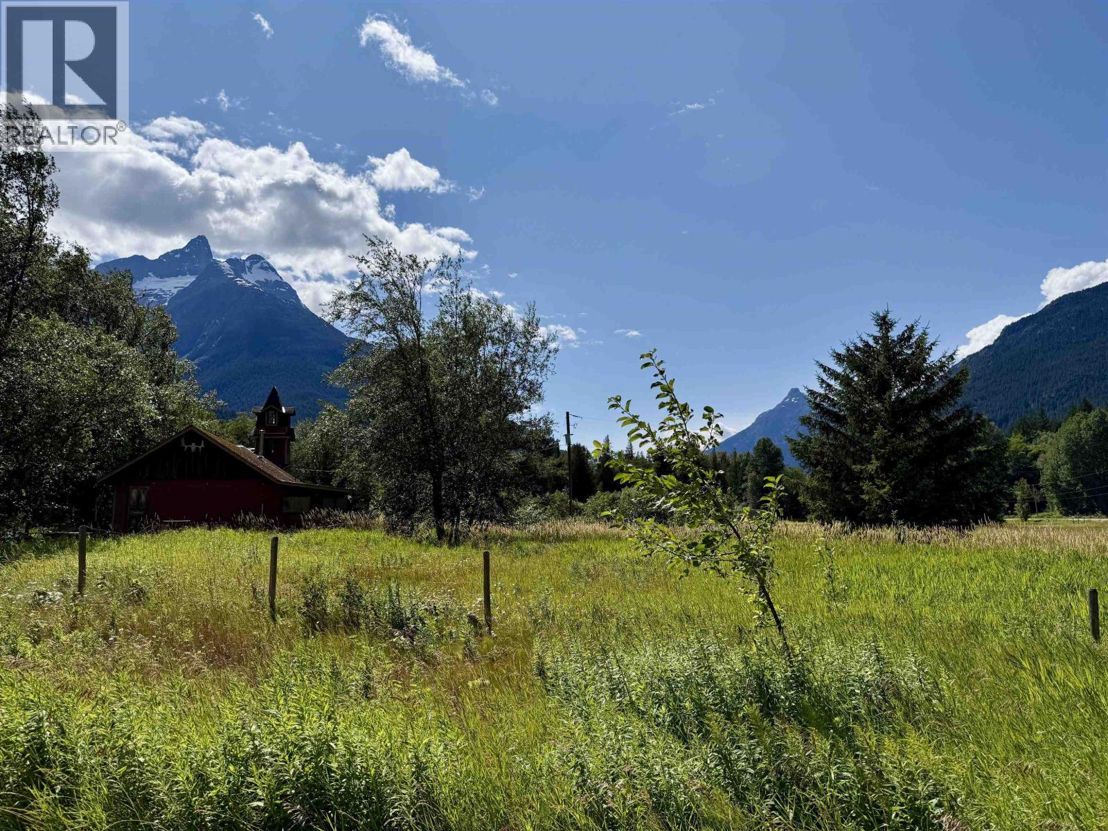 4233 Mackenzie 20 Highway Property Photo 14