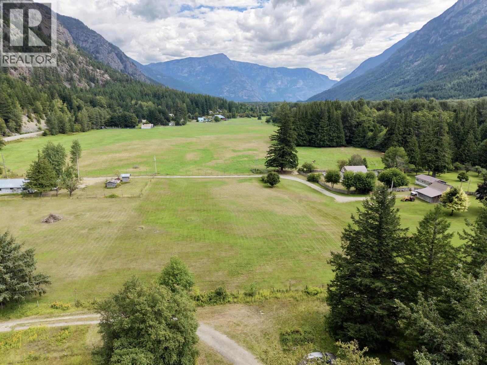 4233 Mackenzie 20 Highway Property Photo 19