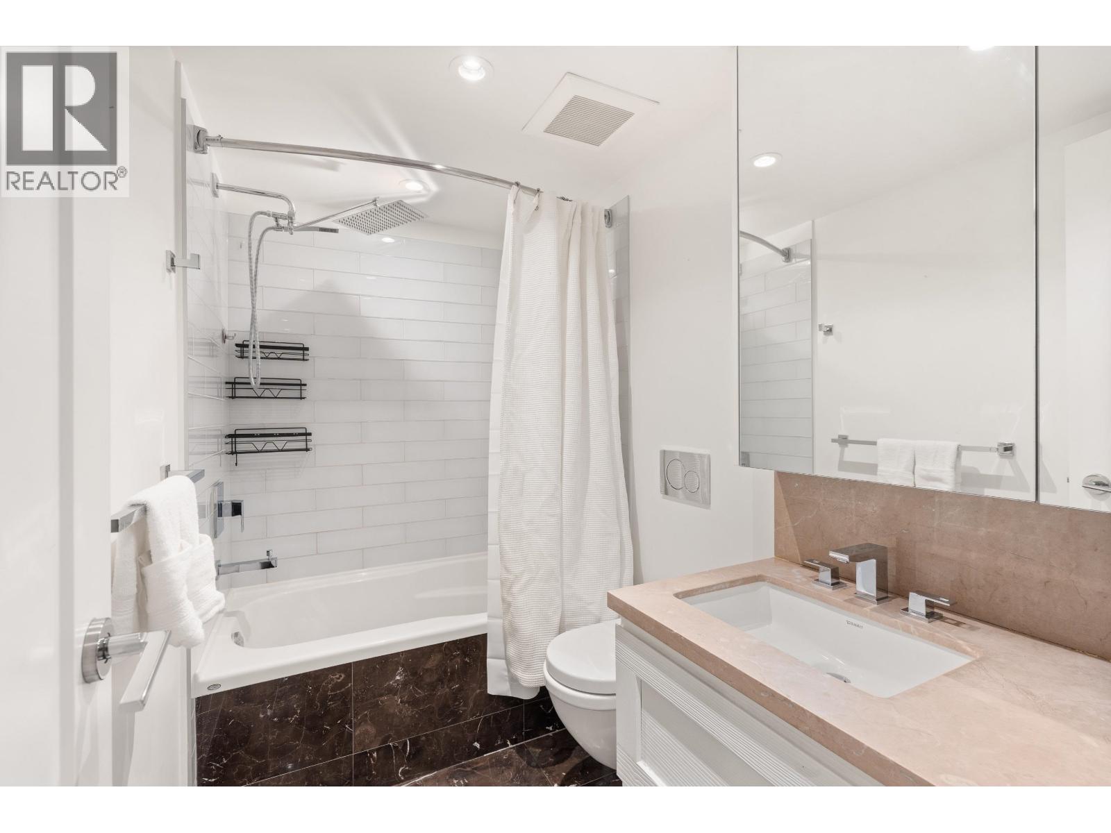 2110 3355 Binning Road Property Photo 6