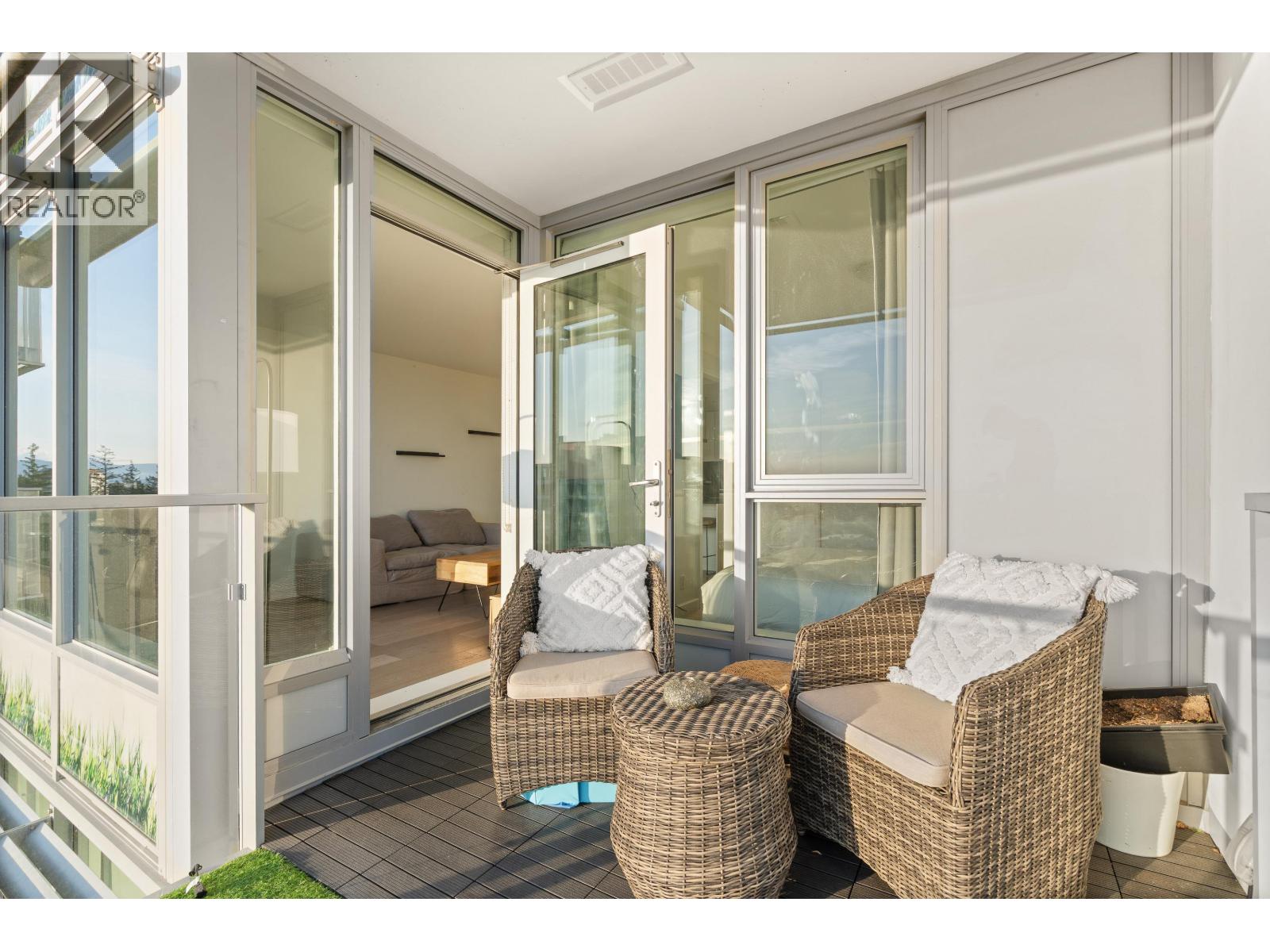 2110 3355 Binning Road Property Photo 17