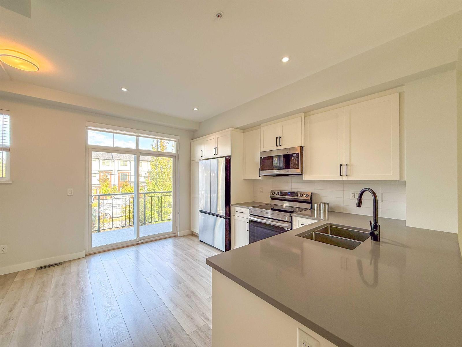 145 20180 84 Avenue Property Photo 3